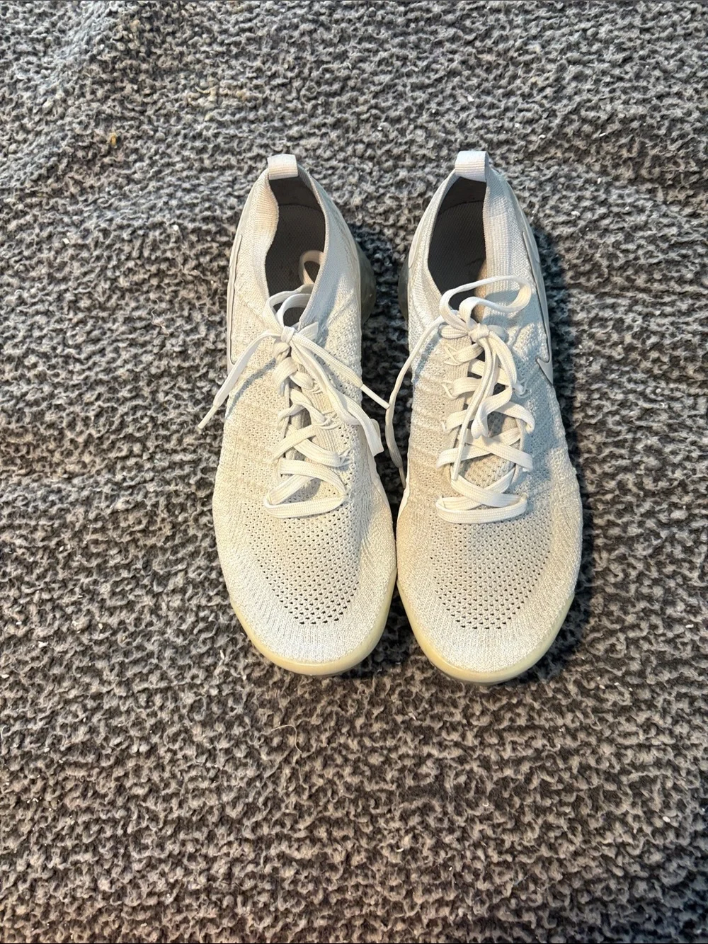 Nike Men’s Size 11.5 white/grey VaporMax Sneakers Flynit Excellent Condition!